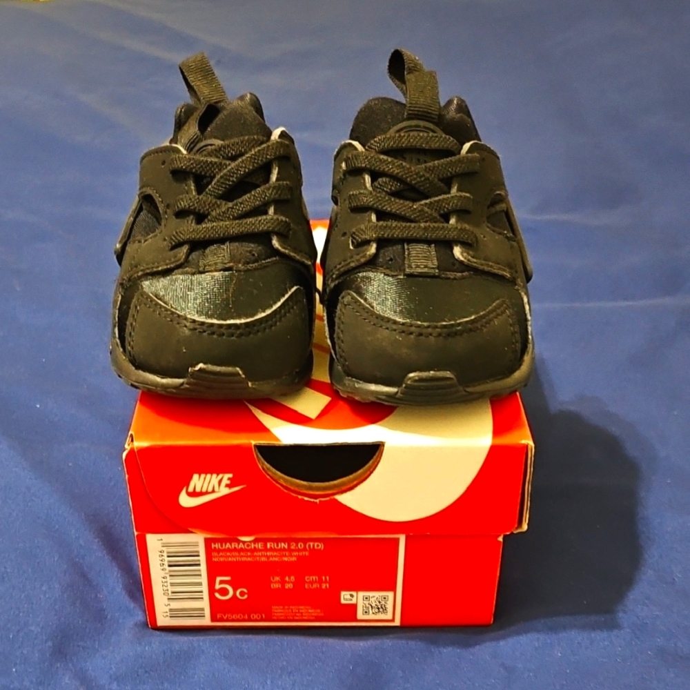 Nike Black Huarache Run 2.0